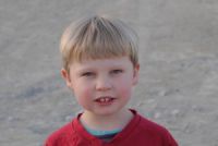 Antoine atteint d‘autisme infantile
